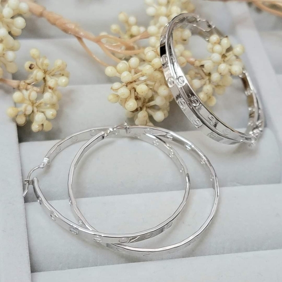 18K White Gold Hoop Earrings 42mm Lightweight Au750 New...